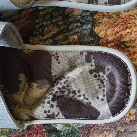 Under Armour Slides - Picture 3 of 6